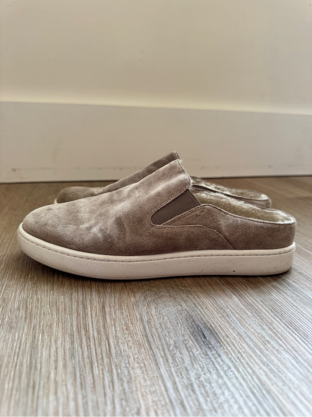 Vince Verrell Suede Shearling Lined Slip On Sneakers Taupe Women’s US 6 EU 36 - Picture 3 of 7